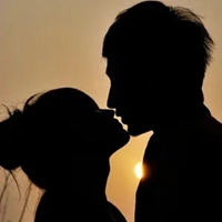 情侣超高难度拥抱接吻姿势
