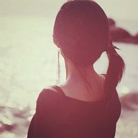 背影头像女生长头发 你的背影我的心【点击鼠标右键下载】