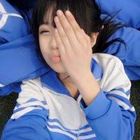 穿校服的女生可爱头像_校园青葱岁月