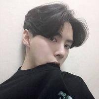 中分头发男孩15岁头像_微信头像图片大全