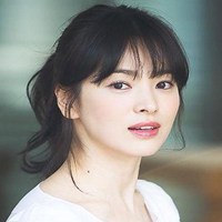 高马尾齐刘海头像