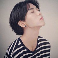 小眼睛男生头像