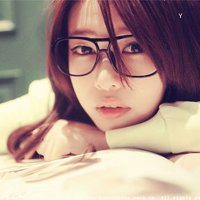 清纯可爱戴眼镜的女生头像真人【点击鼠标右键下载】