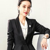 西服美女职业图片头像_微信头像图片大全