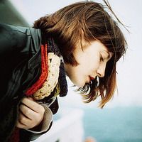 下个路口,生命在暗巷尖叫欧美范伤感的女生头像