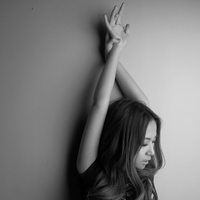 疯了的非主流黑白女生头像我一直都说自己过得