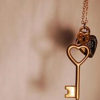 打开你的心锁复古钥匙意境头像 打开你的心锁复古钥匙意境头像