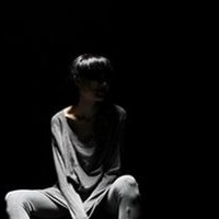 的忧伤性感女生黑白非主流头像爱情要在不断的经历