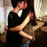 微信情侣接吻头像一对,情侣头像两个人拥抱接吻深情KISS的