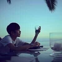 微信头像男生伤感头像