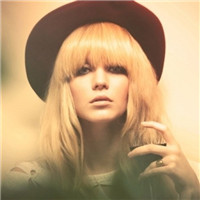 风格非主流女生颓废头像轻风的抚弄还是那样的柔情