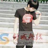 后时尚阳光男生微信头像不求安慰只求有人能懂