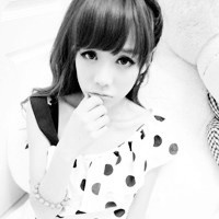 女生不哭的黑白头像只请求你不要离开我世界