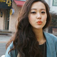 感觉的微信女生个性头像将回忆撕碎成碎片扔进浮华惆怅的思念中
