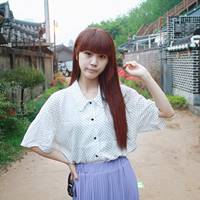 长发飘飘的美女个性微信头像
