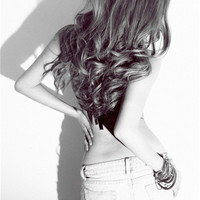 个性微信女生头像把你藏在回忆角落里