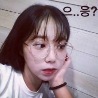 微信头像女生带眼镜的