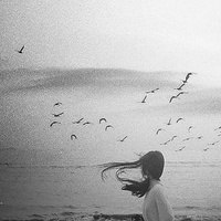 以快乐悲伤的头像女生的