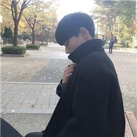 复古帅气的男生头像