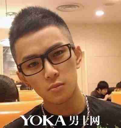 小胡子先生*男生