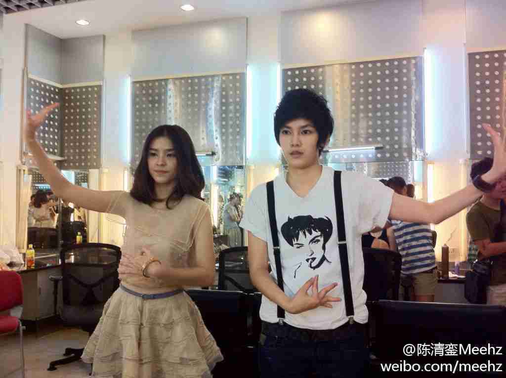 就是有个女人抽烟头像的t恤是什么牌子