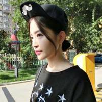 微信头像女背影_不露脸头像《微信抽烟头像女