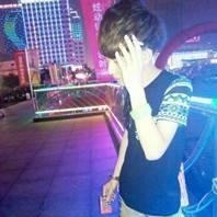 头像抽烟男生_情侣头像最新版