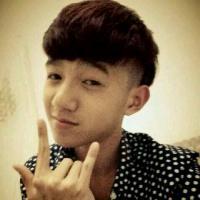 高泽文男生头像