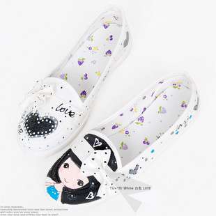 非主流平底白色帆布鞋