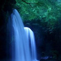 瀑布与山川的好看风景