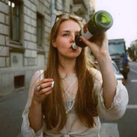 欧美伤感意境微信女生头像