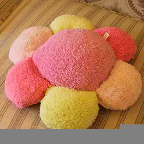 加厚花朵毛绒靠垫沙发办公椅坐垫午休枕粉嫩碎