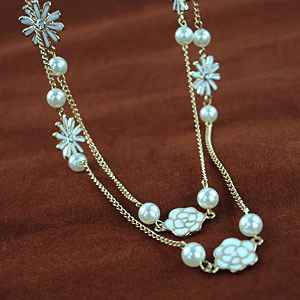 多层毛衣链花朵白珍珠