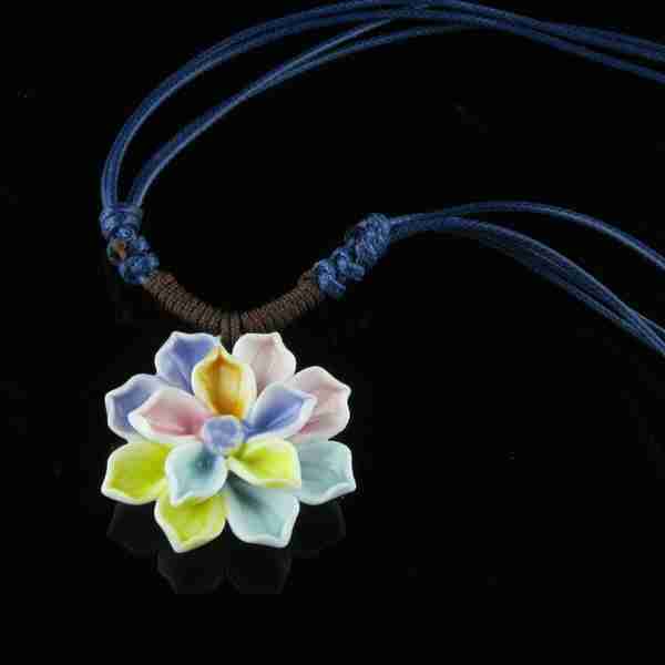 五彩花朵吊坠