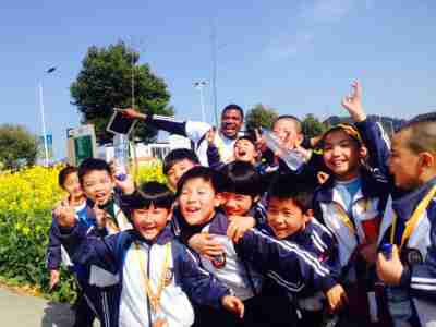 cis师生春游花海