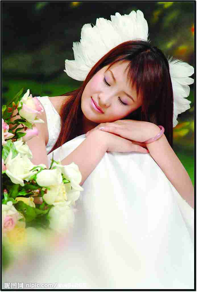 花和美女摄影图__女性女人