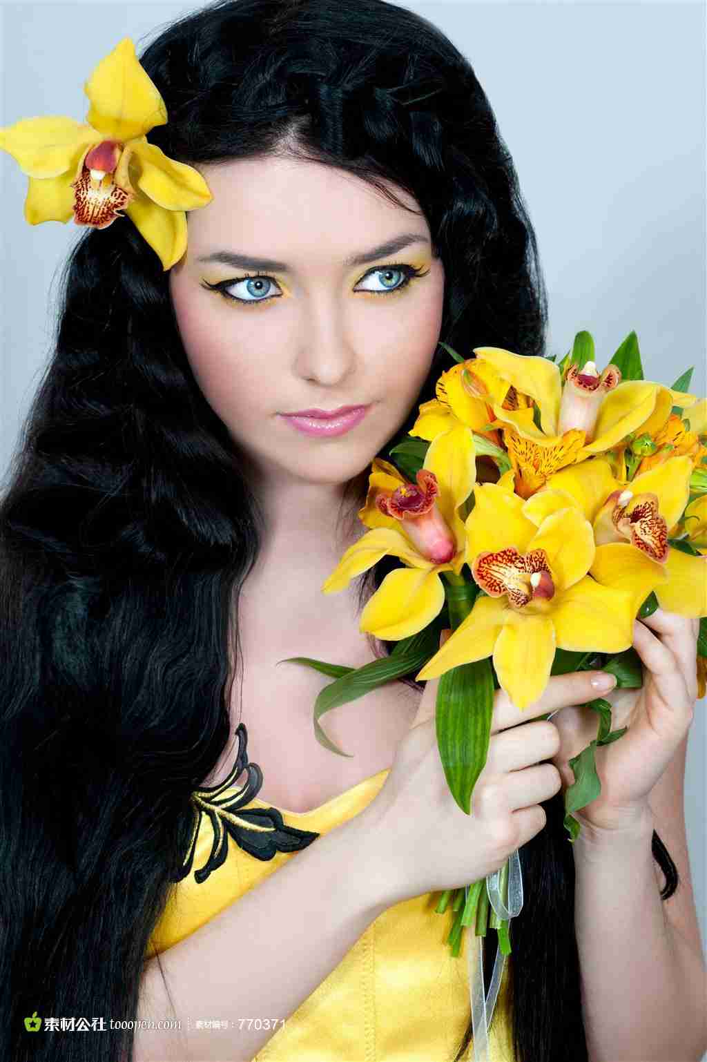 黄色鲜花美女图片