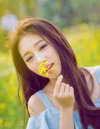 花中美女嫩萝莉