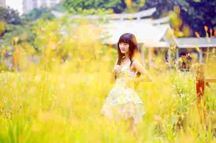 花丛中的靓丽熙熙