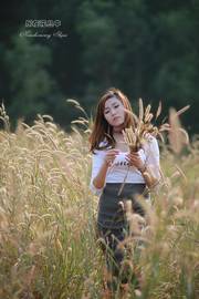 乐在花丛中摄影图片人像摄影