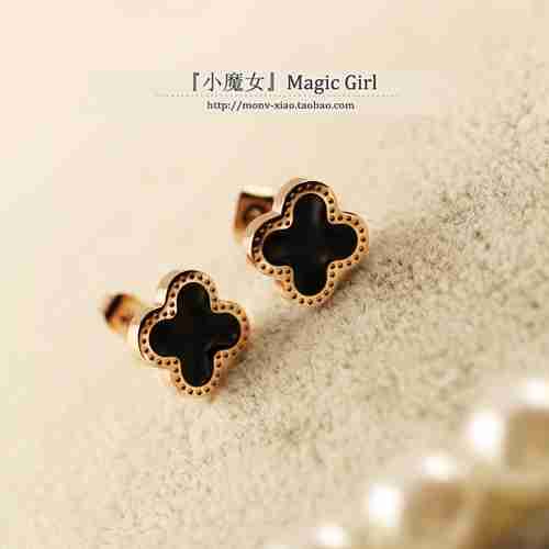 黑色四叶草钛钢