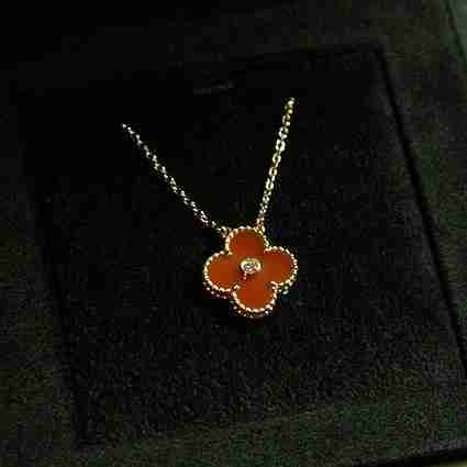 多图四叶草项链限量