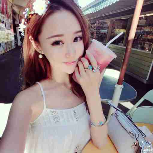 陌陌群美女个性头像