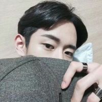 挡脸的个性意境男生头像