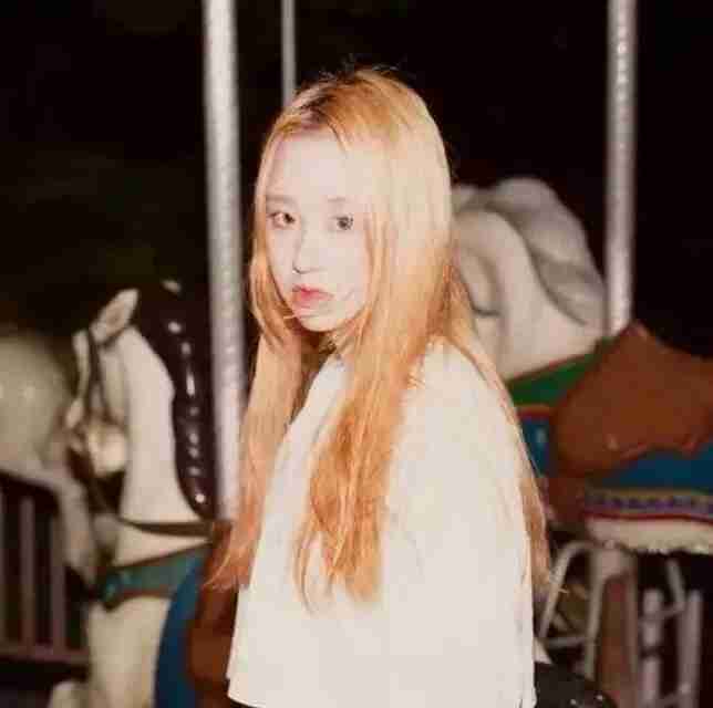 长虎牙的女生头像