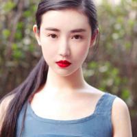 后面的是张辛苑不喜