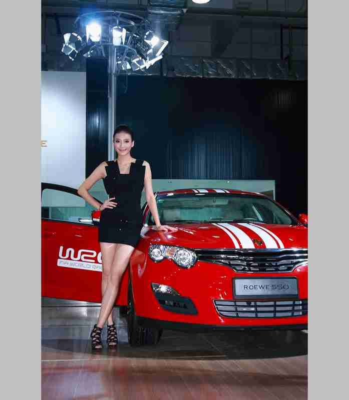 的女孩们和豪车