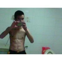 有没有男明星比较帅的腹肌的图片*