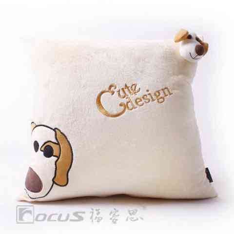 汽车抱枕卡通抱枕