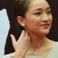 女明星拍大片都美得无可